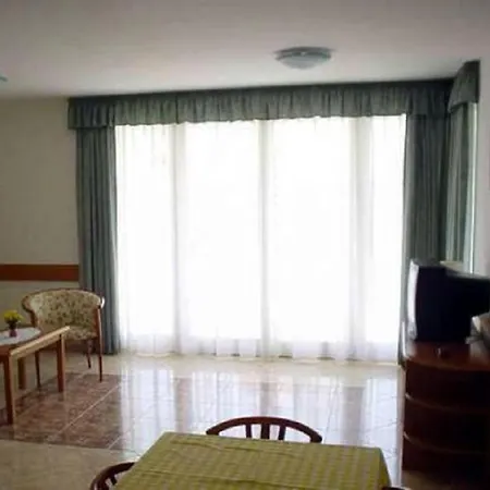 Appartement Phlonx 3 *